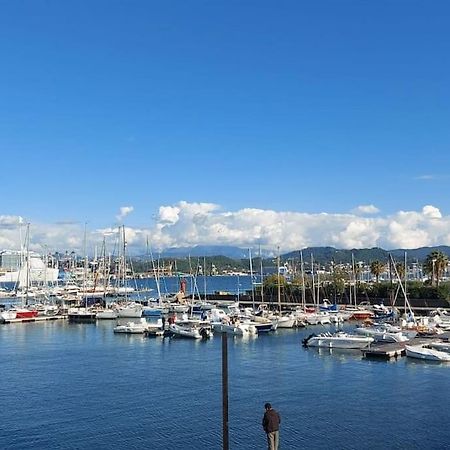 Elegante Appartamento La Spezia Centro Luaran gambar