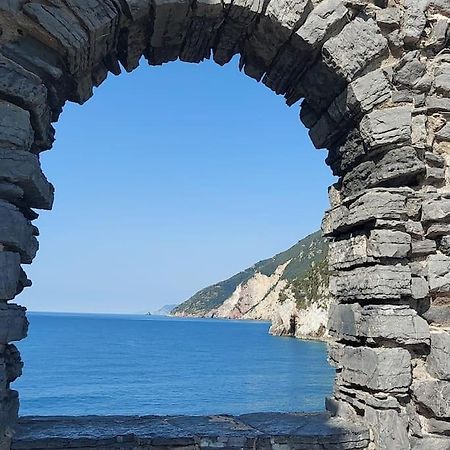 Elegante Appartamento La Spezia Centro Luaran gambar
