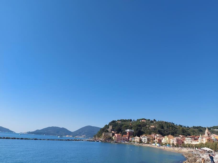 Elegante Appartamento La Spezia Centro Luaran gambar