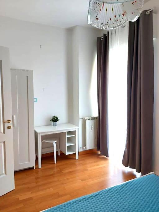 Elegante Appartamento La Spezia Centro Luaran gambar