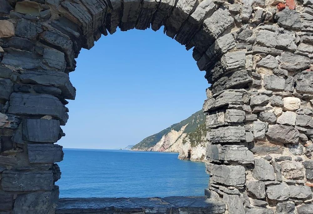 Elegante Appartamento La Spezia Centro Luaran gambar