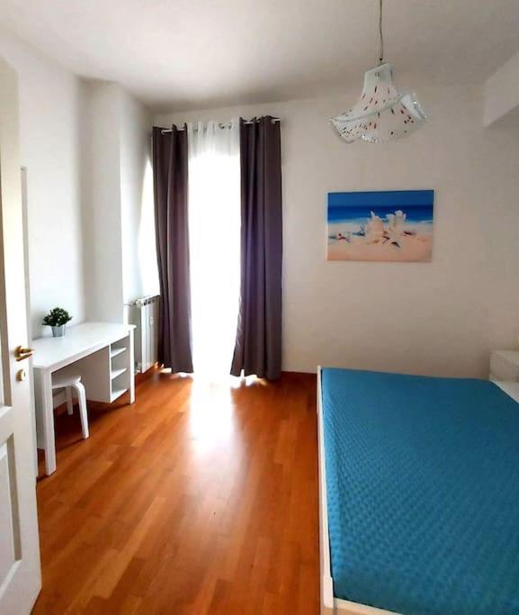 Elegante Appartamento La Spezia Centro Luaran gambar