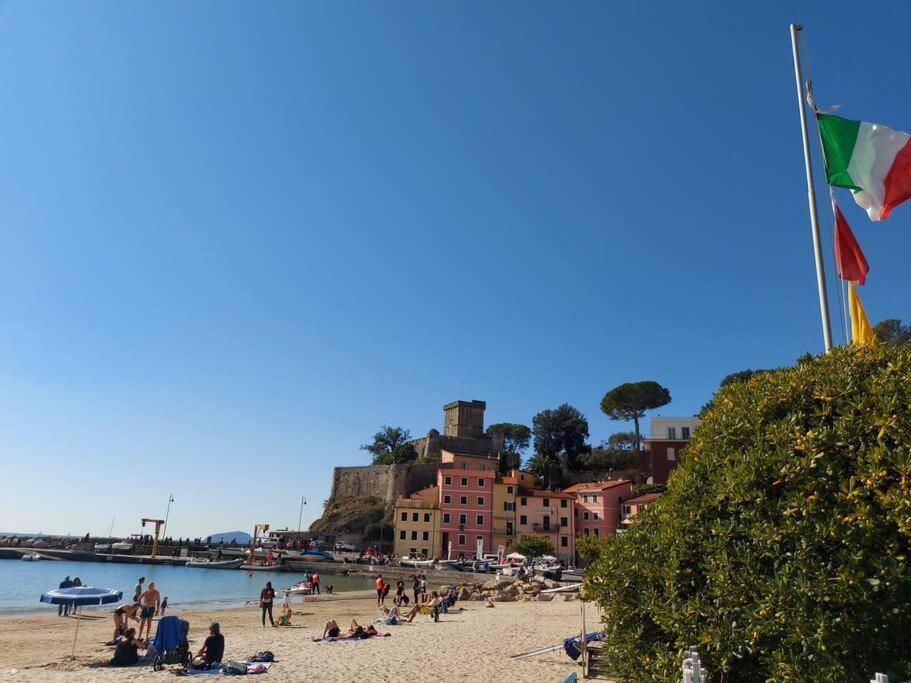 Elegante Appartamento La Spezia Centro Luaran gambar