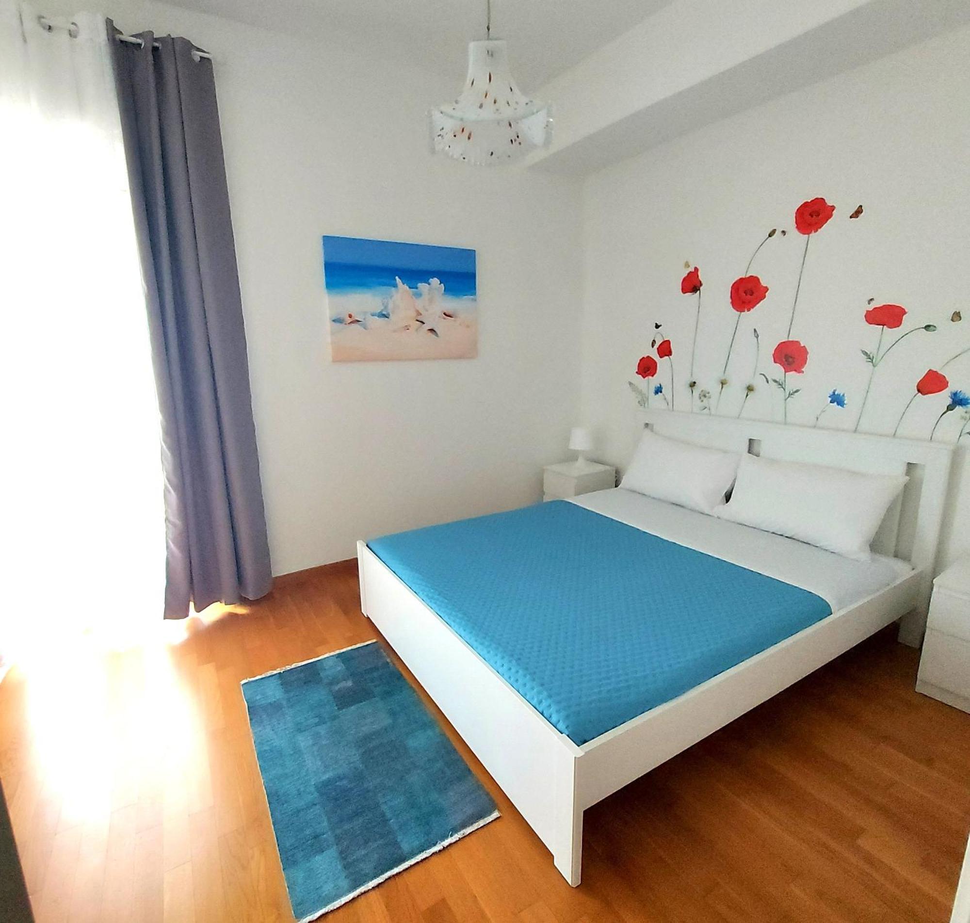 Elegante Appartamento La Spezia Centro Luaran gambar